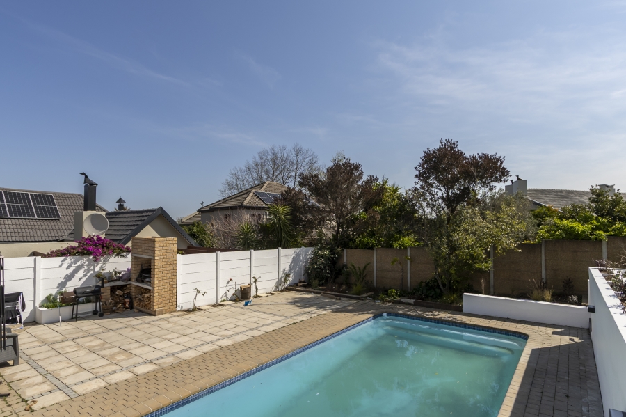 To Let 3 Bedroom Property for Rent in Helena Heights Western Cape